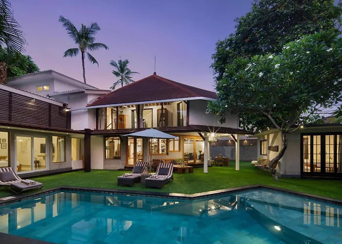 Private 7 Bed, 7,5 Bath, Hazel Villa With Pool, Close To The Beach