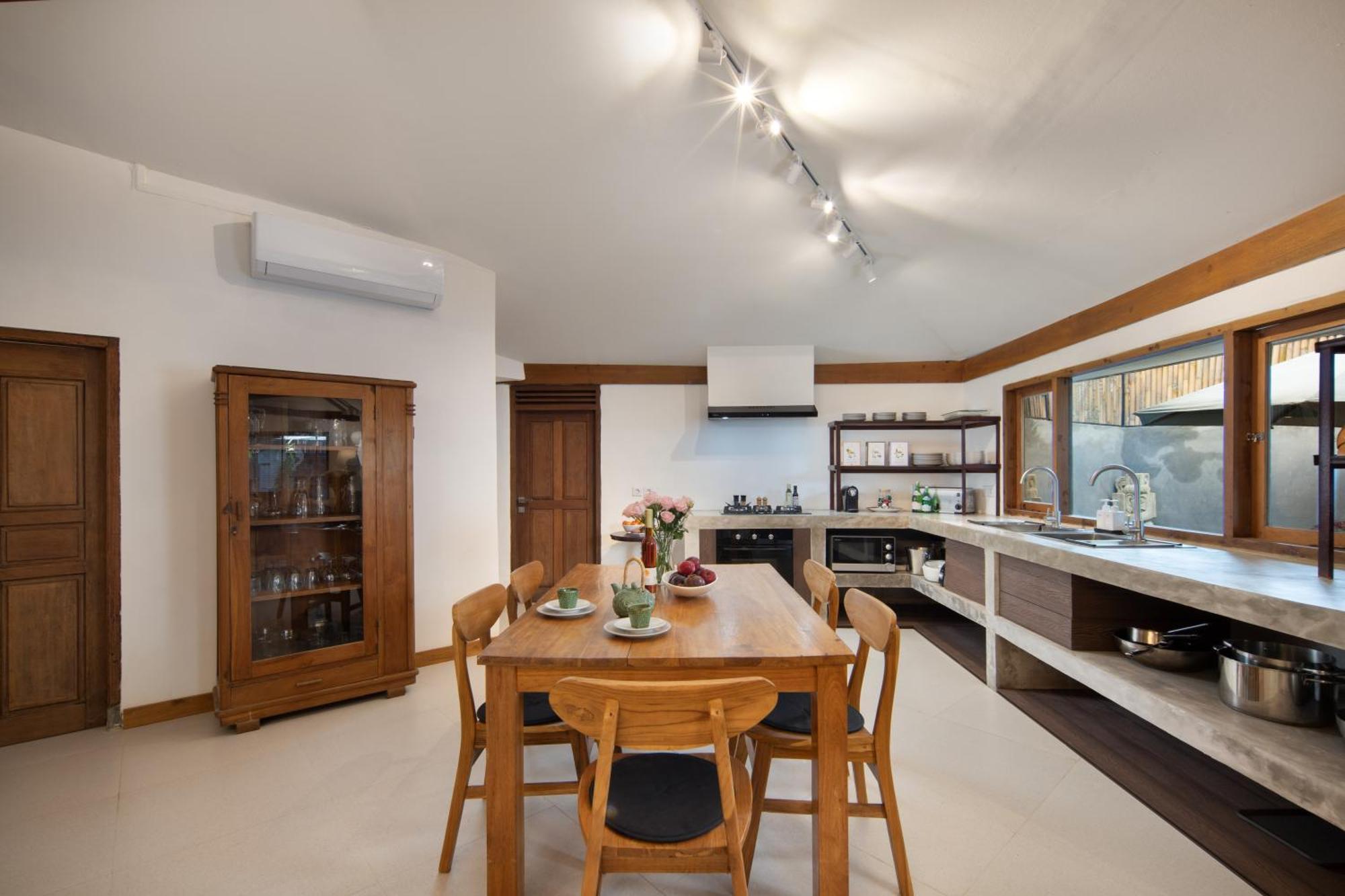 Private 7 Bed, 7,5 Bath, Hazel With Pool, Close To The * Kuta (Bali)