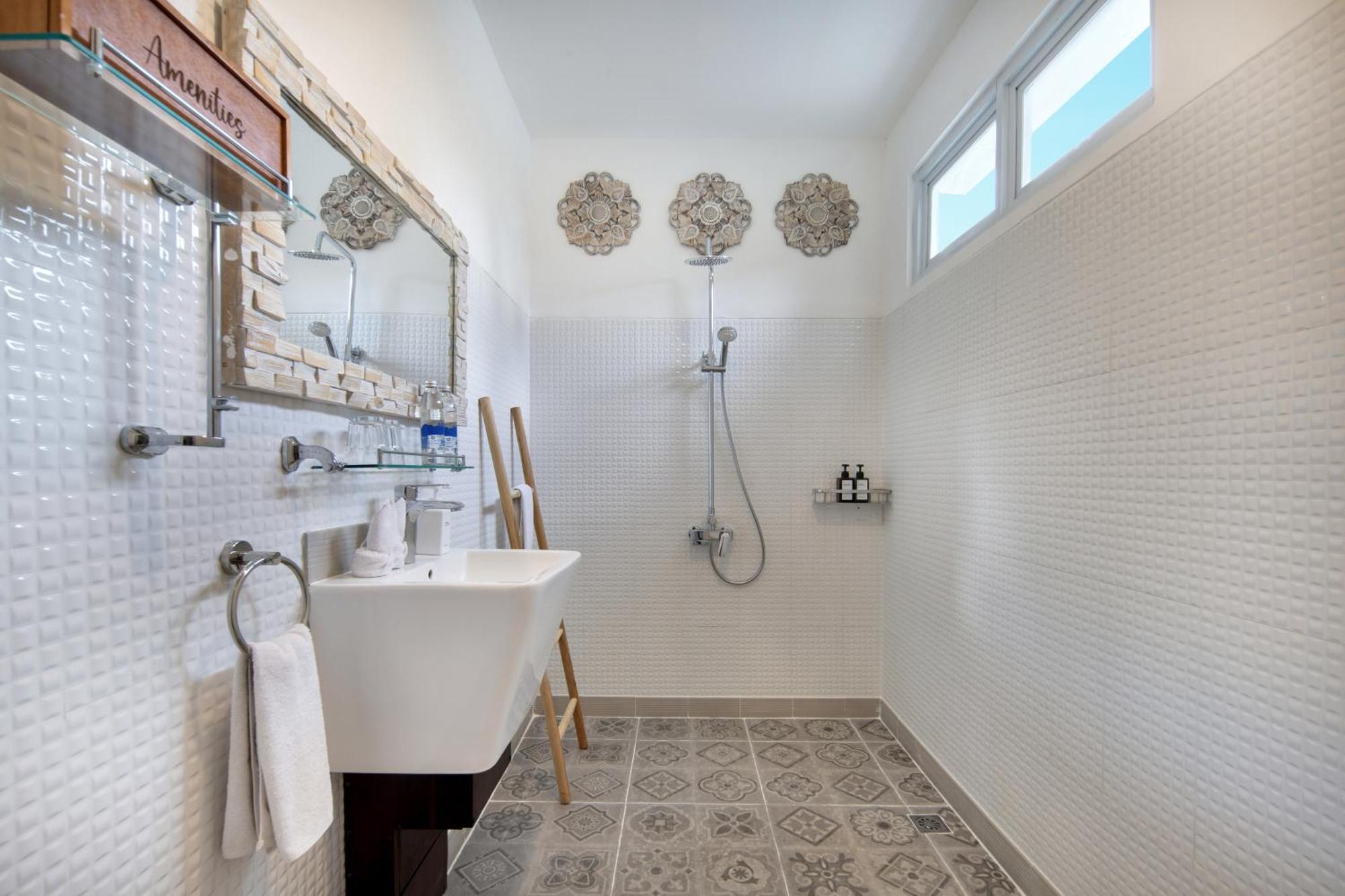 Private 7 Bed, 7,5 Bath, Hazel With Pool, Close To The